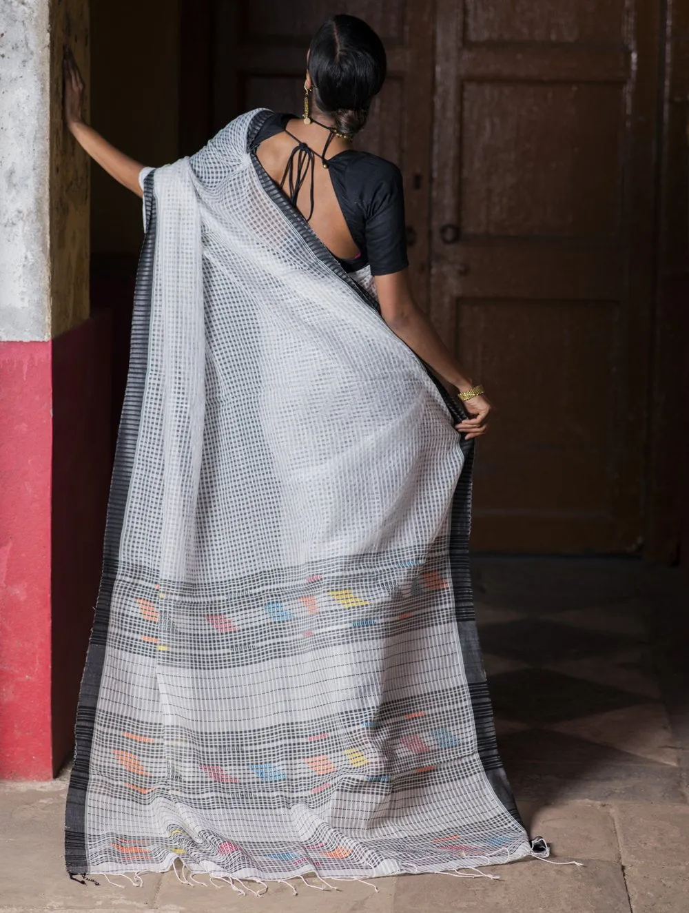 Soft & Graceful. Pure Handwoven Resham Cotton Saree (With Blouse Piece) - White & Black