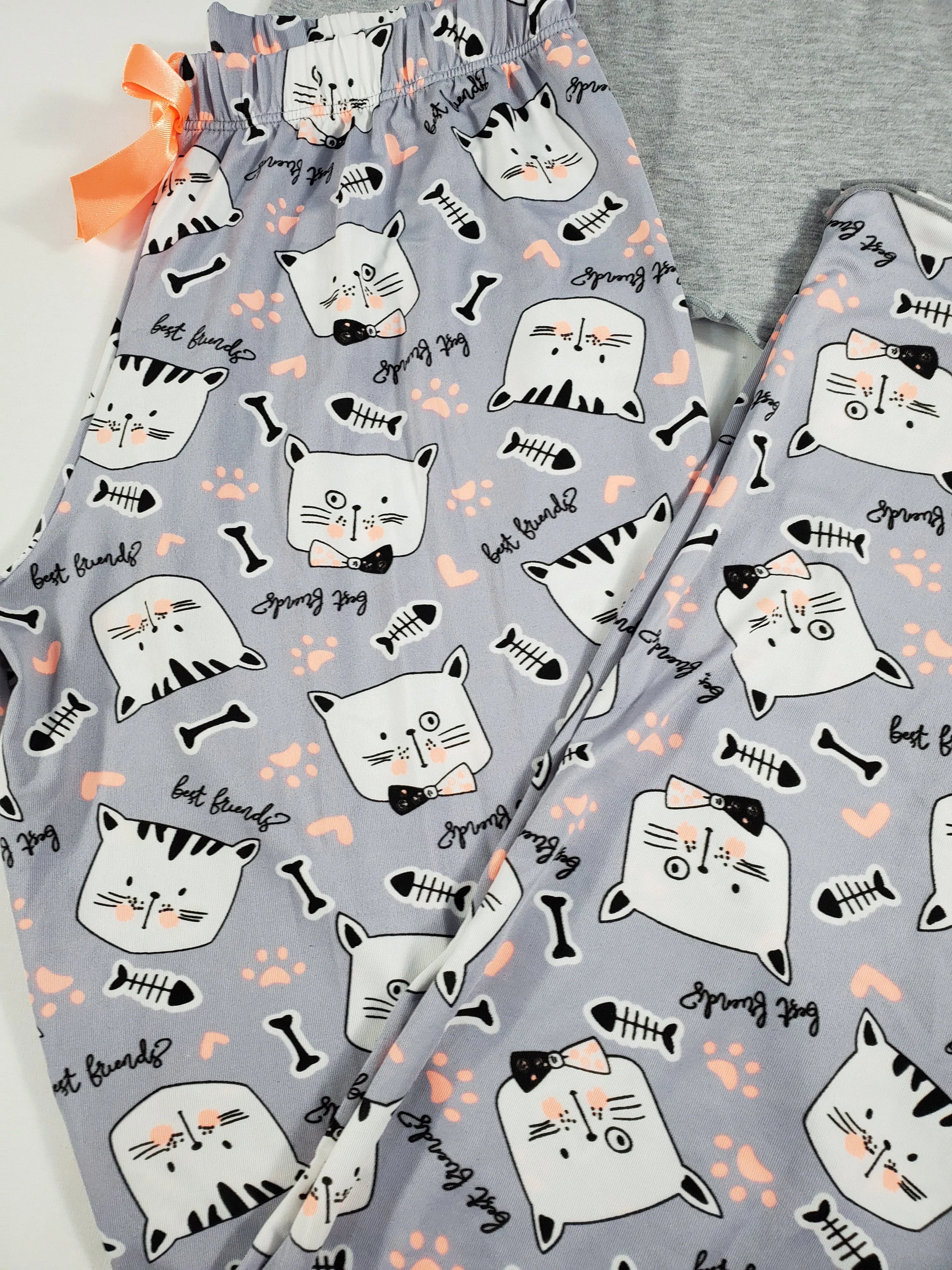 Women's Pajama set gray pants kittens theme gray blouse