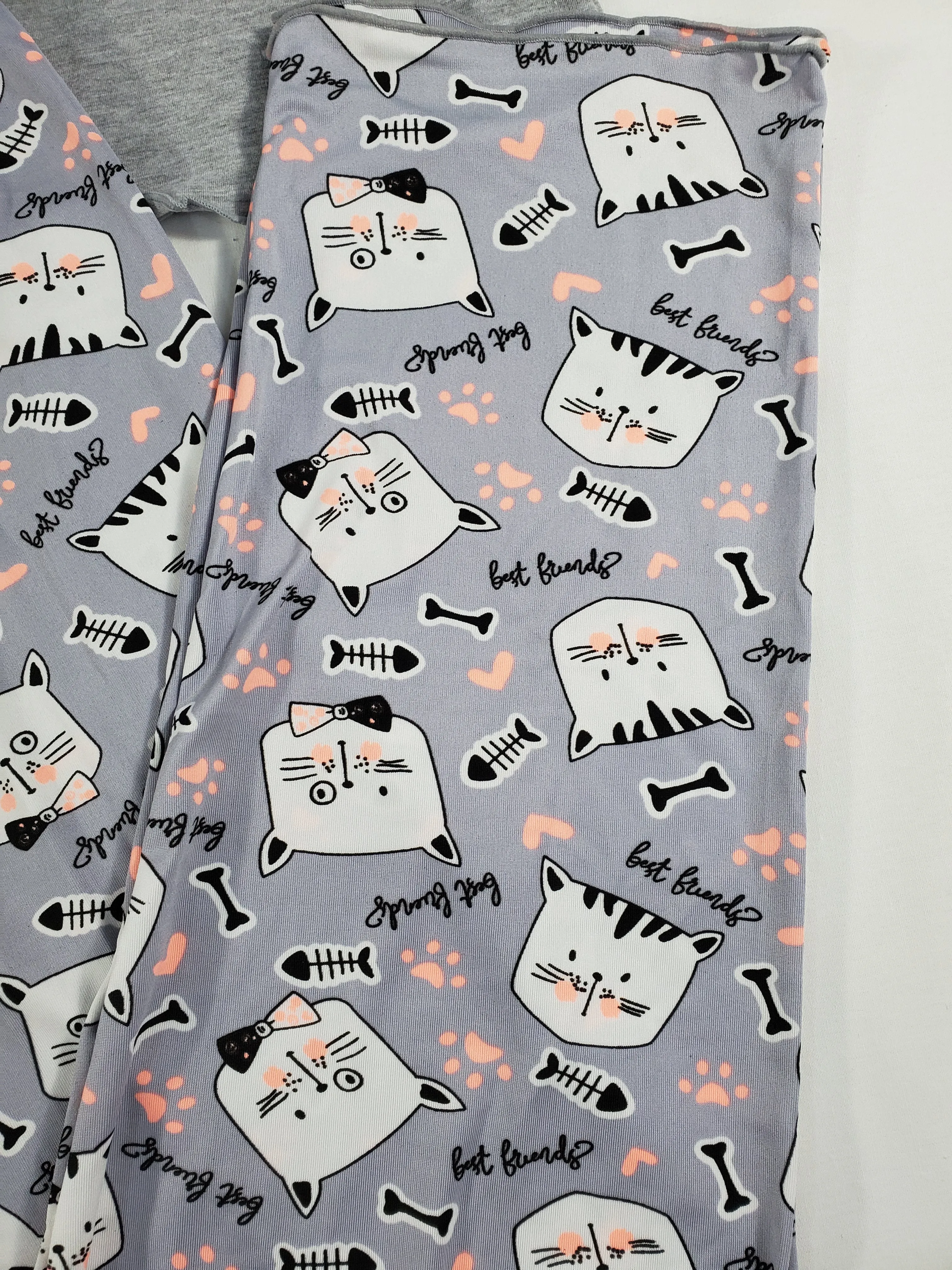 Women's Pajama set gray pants kittens theme gray blouse