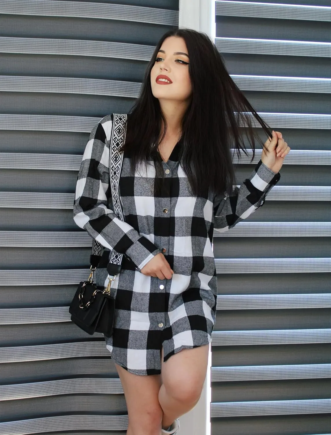 Zeagoo Flannel for Women 2025 Fall Fashion Long Sleeve Plaid Button Down Shirts Shacket Blouse Top with Pockets